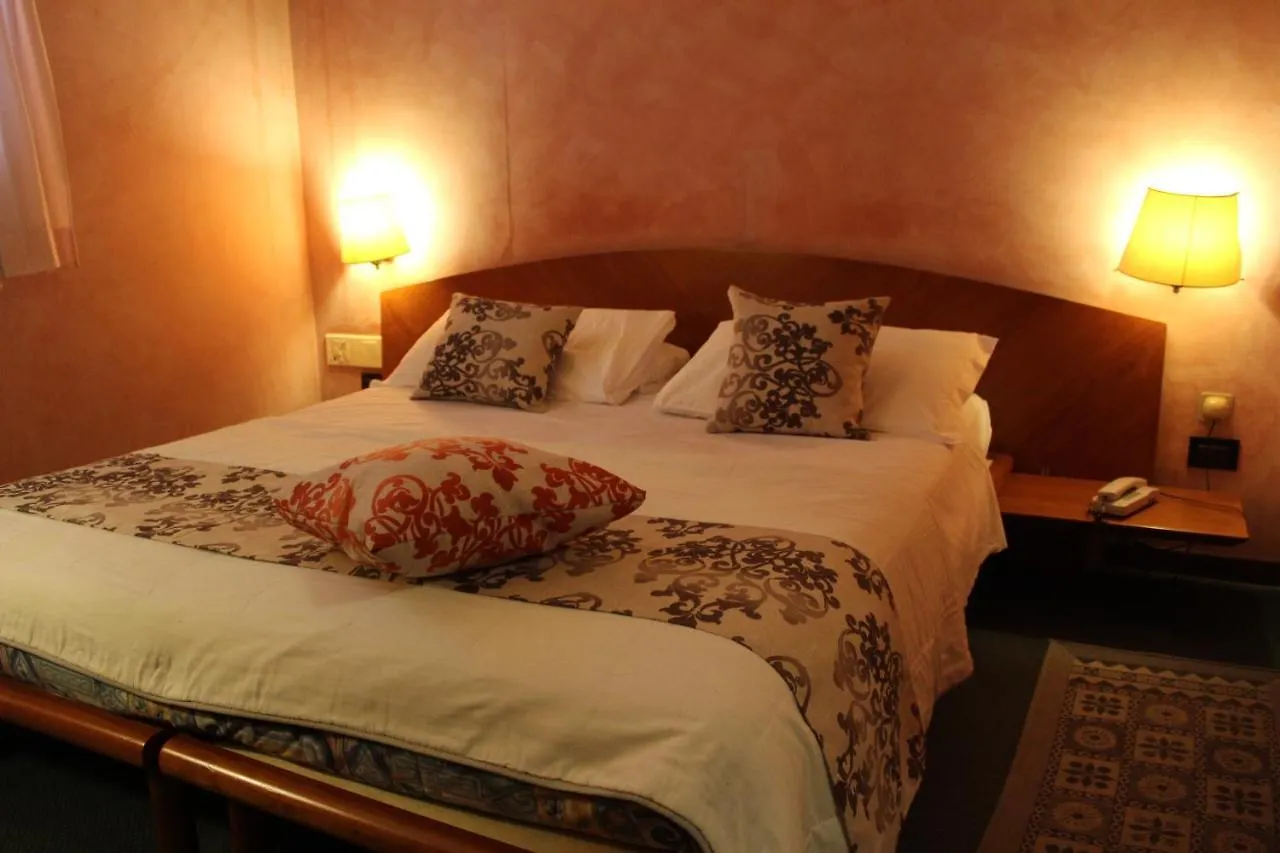 Hotel Doge Venice 3*,  Italy